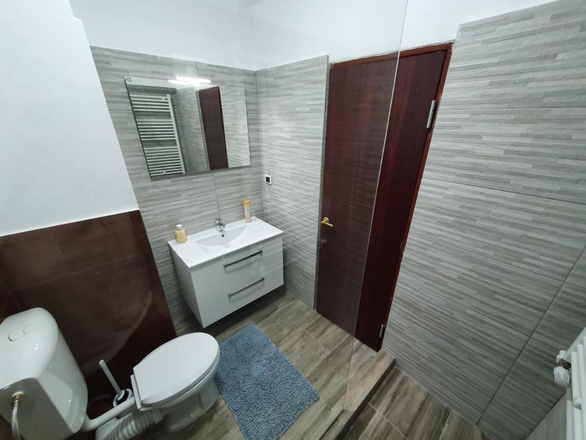 Hotel Petroshani srl Petroşani Exteriör bild