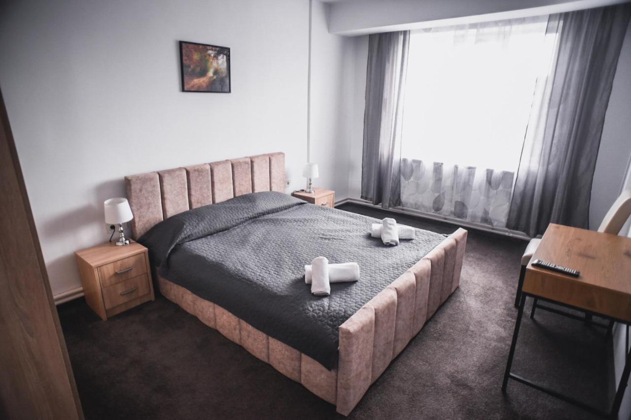 Hotel Petroshani srl Petroşani Exteriör bild