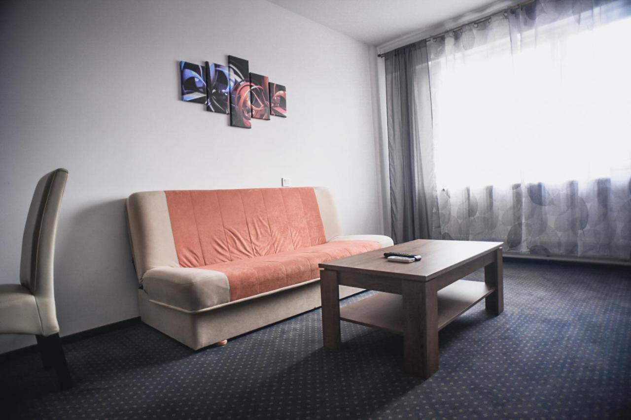 Hotel Petroshani srl Petroşani Exteriör bild