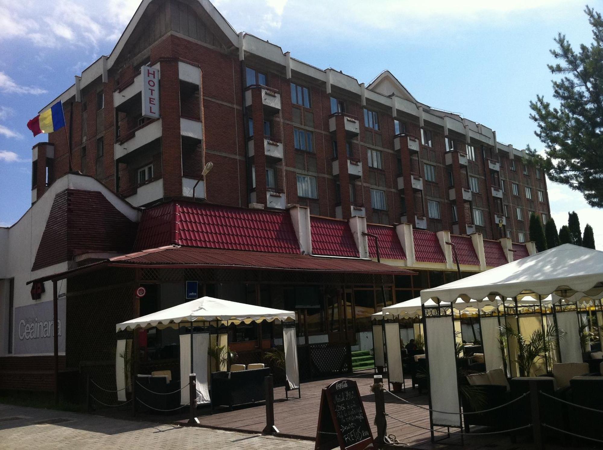 Hotel Petroshani srl Petroşani Exteriör bild