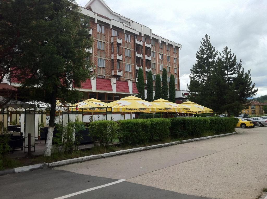 Hotel Petroshani srl Petroşani Exteriör bild