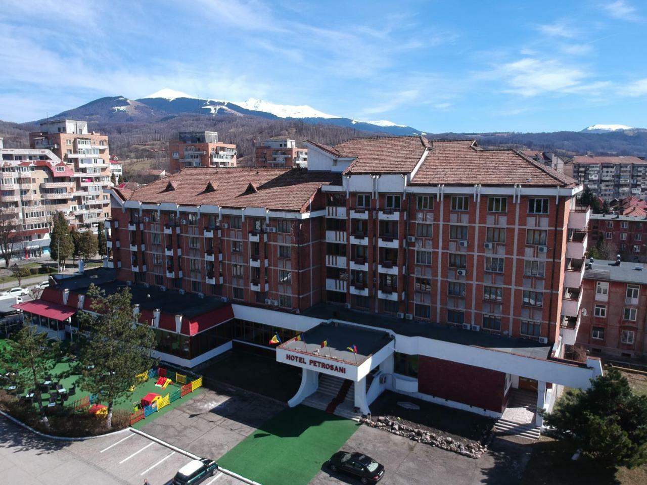Hotel Petroshani srl Petroşani Exteriör bild